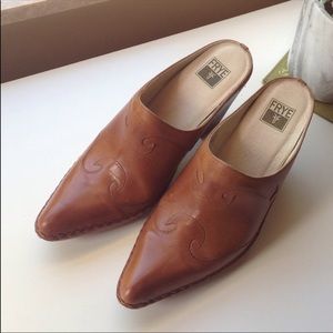 Frye Women's Tan Leather Pointed Mule Sandals